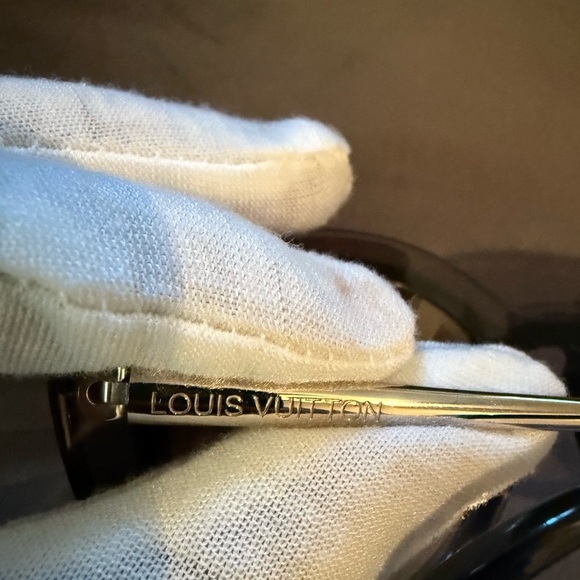🕶️Louis Vuitton Black Sunglasses in great condition full inclusion 🕶️ - Picture 9 of 17
